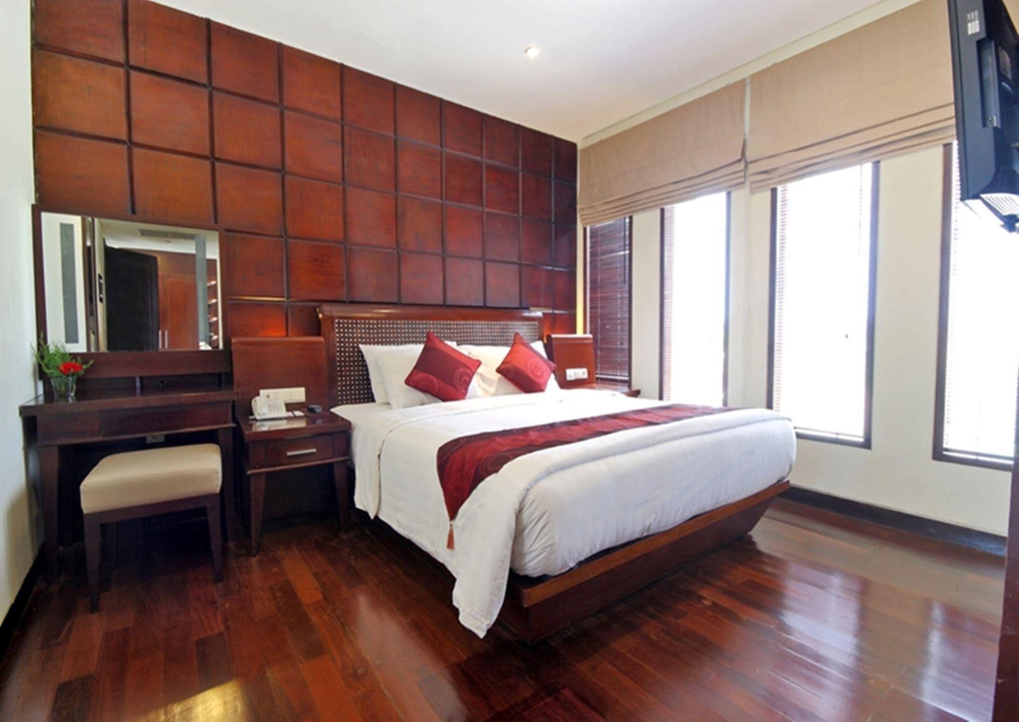 Capital O 2114 Grand Jimbaran Boutique Hotel Buitenkant foto