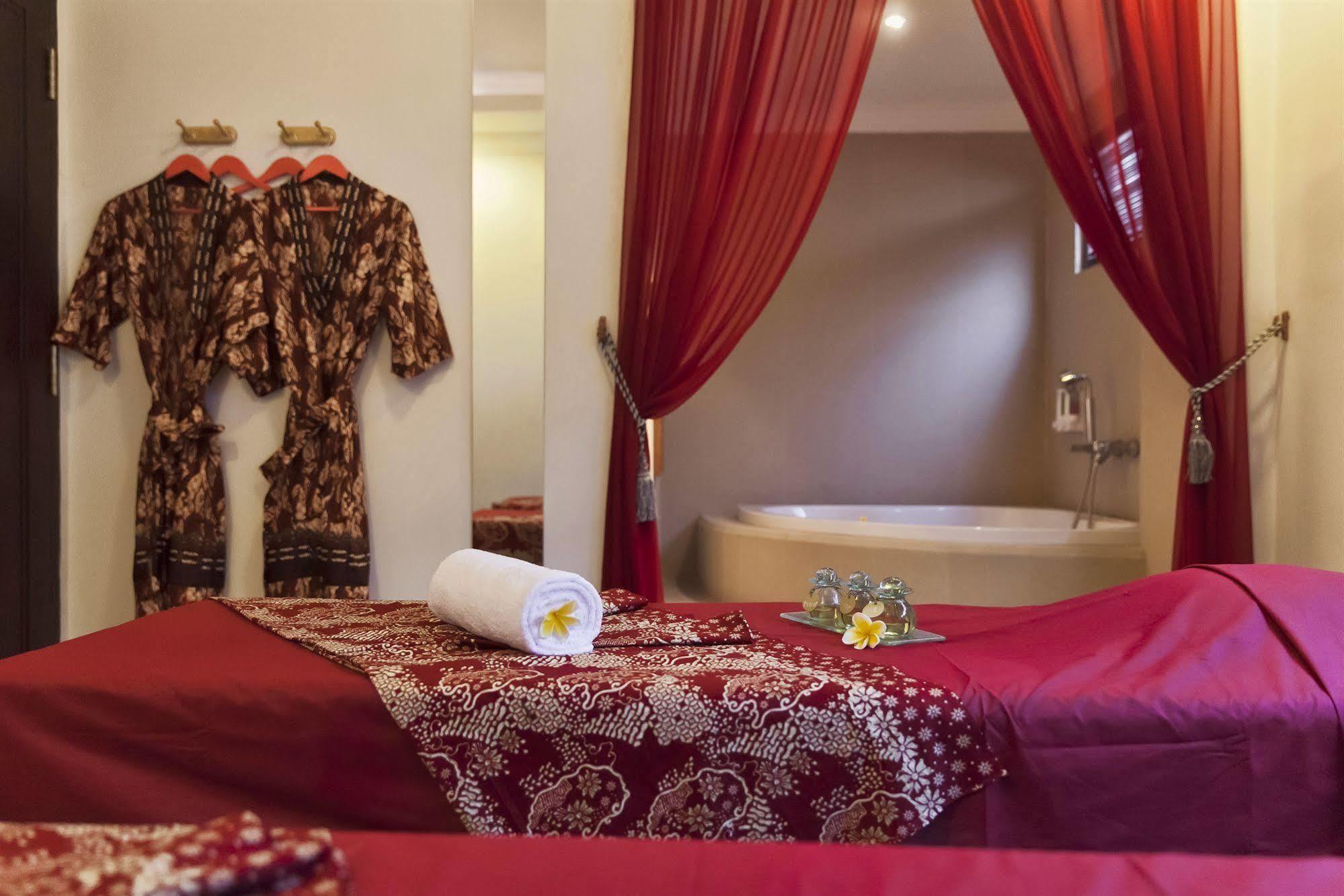 Capital O 2114 Grand Jimbaran Boutique Hotel Buitenkant foto