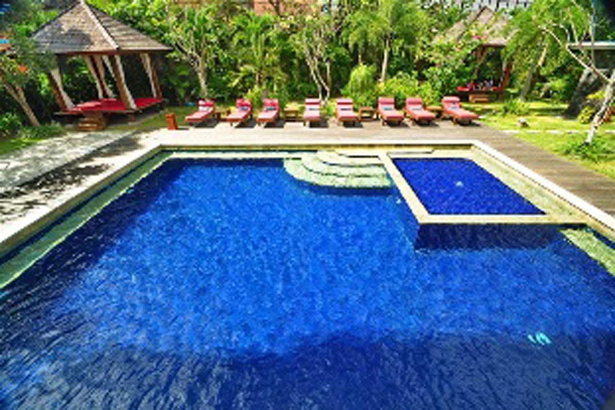 Capital O 2114 Grand Jimbaran Boutique Hotel Buitenkant foto