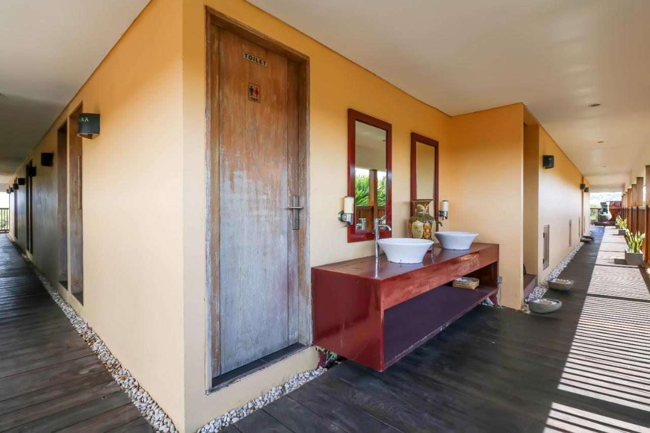 Capital O 2114 Grand Jimbaran Boutique Hotel Buitenkant foto