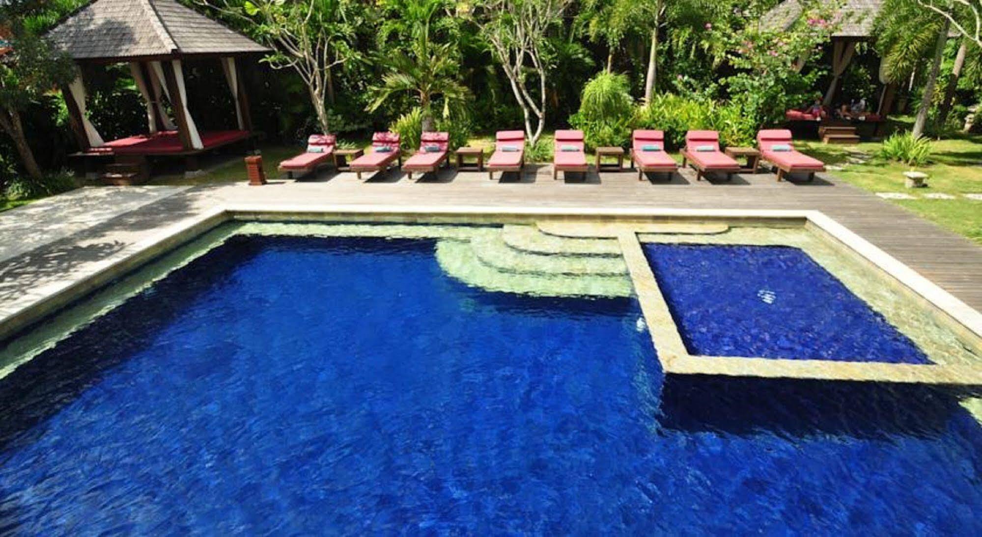 Capital O 2114 Grand Jimbaran Boutique Hotel Buitenkant foto